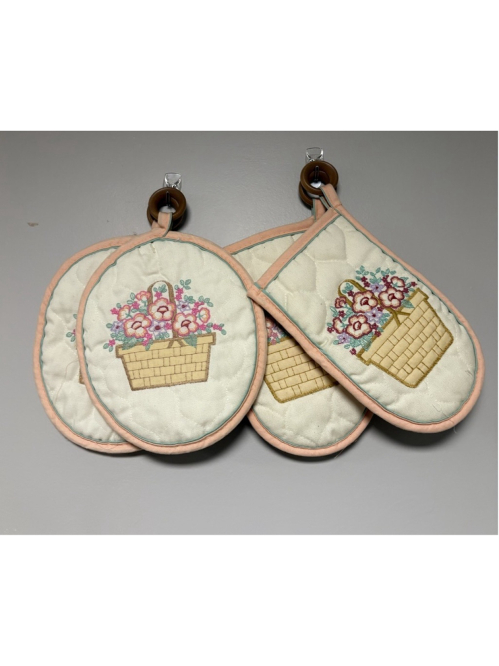 Vintage Floral Basket Embroidered Pot Holders Set 4 Quilted Cottagecore